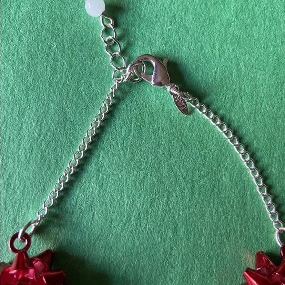 Avon Holiday Bows Bracelet - Picture 3 of 3